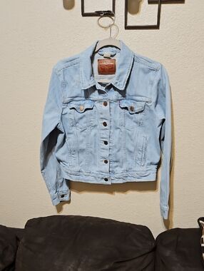 Levi's Light Wash Women's Denim Jacket